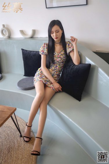 宝宝把腿抬起来靠墙上怎么回事